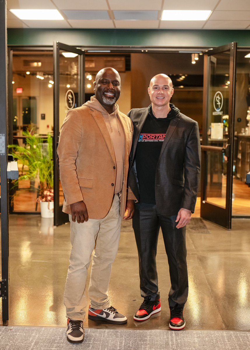My Bearcat brother <a href="/Only1SteveLogan/">Steve Logan</a> showed up to our <a href="/ImportantSeries/">I’mportant Speaking Series</a> experience event. Appreciate the support! #Bearcats