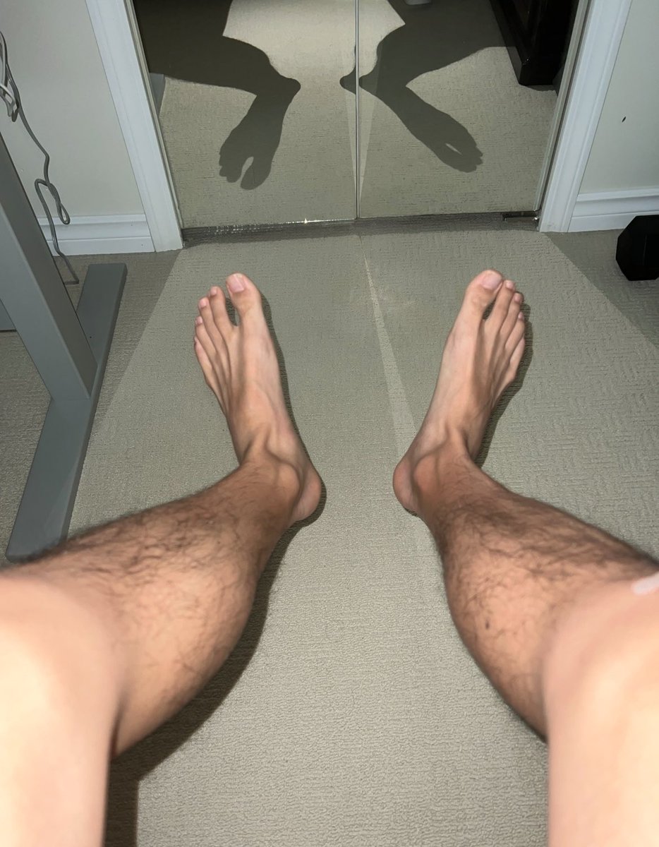 CASHGODJ's tweet photo. Tax Friday boys time to worship these huge feet #cashmaster #cashslave #findom #finsub #paypig #canadian #malefeet https://t.co/i9N93SqhHC