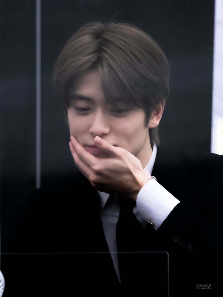 재현시 ❅*⋆⍋ ♡ 
너무너무너무 보고싶다 
1분 동안은 재현이 생각만 하는거야