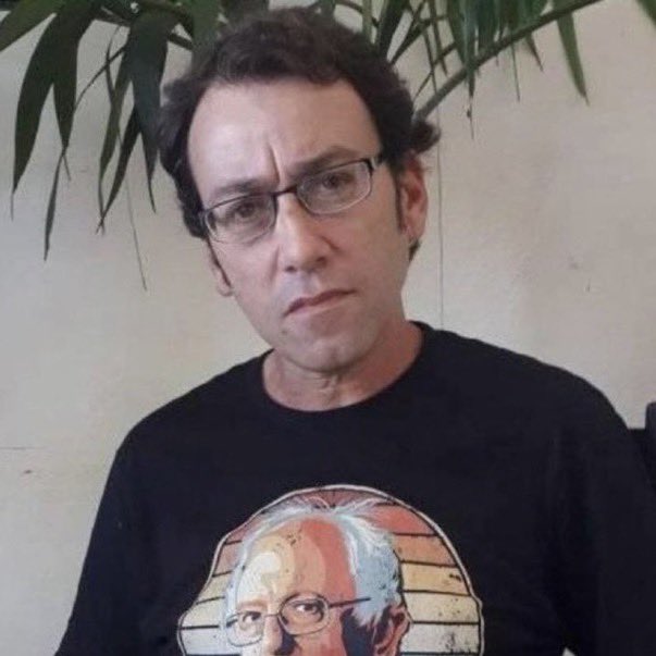 mijitolibre's tweet photo. Hoy se cumplen 29 días desde que fuera detenido en Encrucijada (Cuba) , el activista, intelectual y amigo José Gabriel Barrenechea. Su crimen: manifestarse pacíficamente en reclamo a sus derechos más básicos. @ABC @BBCBreaking @nyt10 @elmundoes @laprovincia_es https://t.co/ydzVEEzE1Q