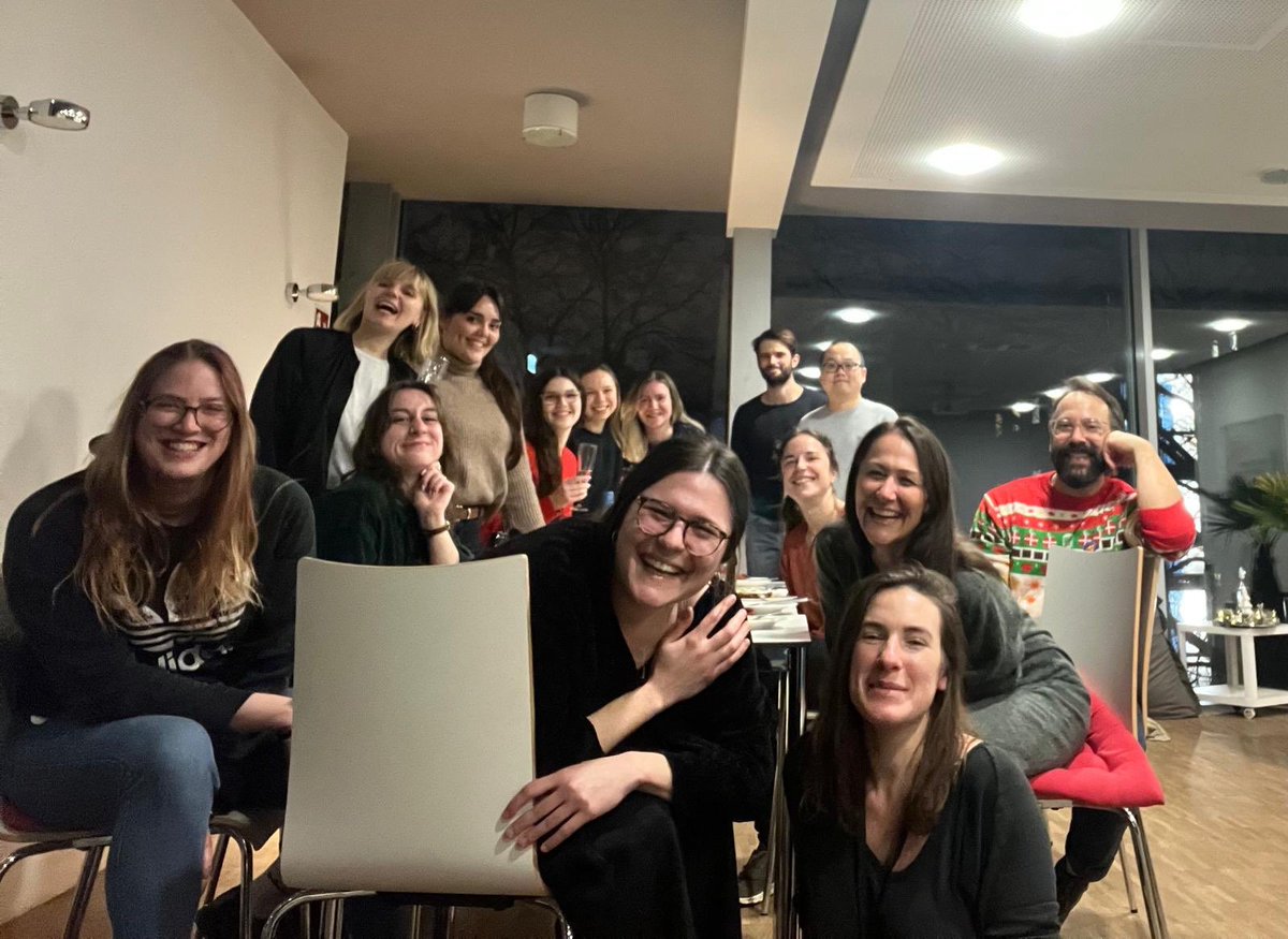 FenselauHenning's tweet image. had an amazing lab Christmas retreat yesterday! Bashing the rooms, fantastic talk by @AUGCsoup , and so much good food and drinks! Thanks again @leoniecabot for organizing!