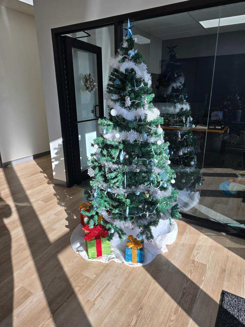 InsectsLimited's tweet image. 🎄✨ Deck the Halls at Insects Limited! ✨🎄

Our team came together to spread holiday cheer as we transformed The Center for Stored Product Protection into a festive wonderland! 🎁🎅

#Teamwork #HolidayCheer #InsectsLimited #DeckTheHalls #FestiveFun #StoredProductProtection