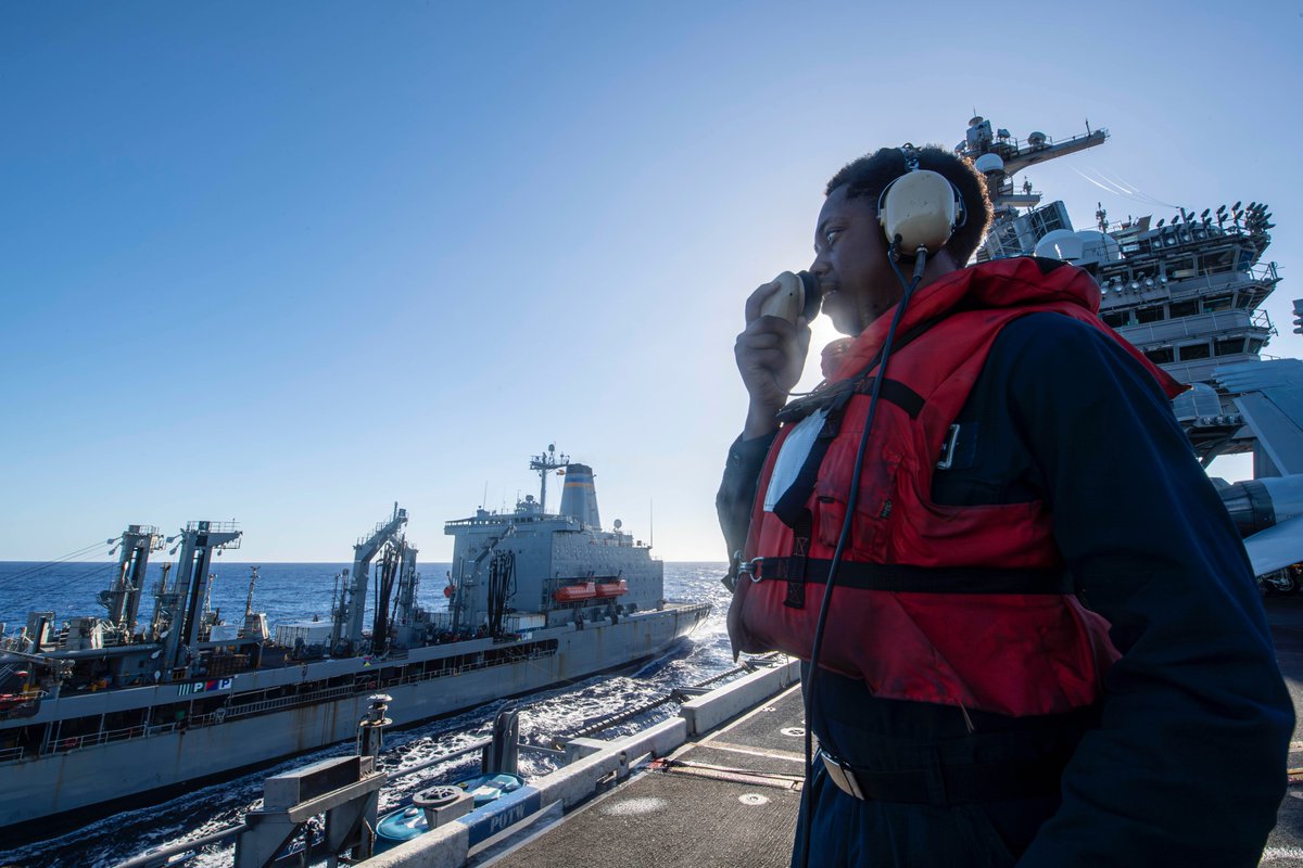 USPacificFleet's tweet photo. Fueling the fleet, maintaining readiness. ⛴️⚓️ The USS Carl Vinson (CVN 70) conducts a fueling-at-sea with the USNS Henry J. Kaiser (T-AO 187) in the U.S. 7th Fleet #US7thFleet #USNavy https://t.co/hChUreTp4U