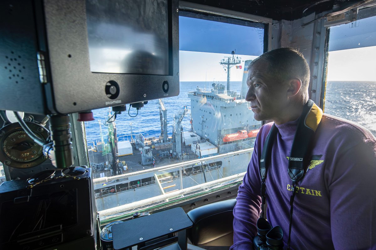 USPacificFleet's tweet photo. Fueling the fleet, maintaining readiness. ⛴️⚓️ The USS Carl Vinson (CVN 70) conducts a fueling-at-sea with the USNS Henry J. Kaiser (T-AO 187) in the U.S. 7th Fleet #US7thFleet #USNavy https://t.co/hChUreTp4U