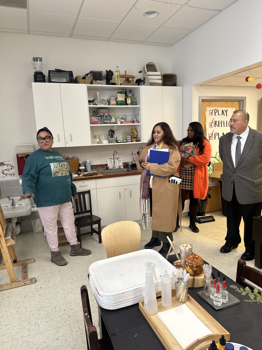GrahamT93908491's tweet image. Hosted @the12thward at @ChicagoCommons
Paulo Freire Family Center. We appreciated hearing about the Alderwoman's priorities and had meaningful discussions about the issues impacting our families. #ChicagoCommons #ThrivingAcrossGenerations