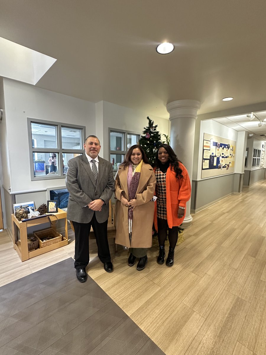 GrahamT93908491's tweet image. Hosted @the12thward at @ChicagoCommons
Paulo Freire Family Center. We appreciated hearing about the Alderwoman's priorities and had meaningful discussions about the issues impacting our families. #ChicagoCommons #ThrivingAcrossGenerations