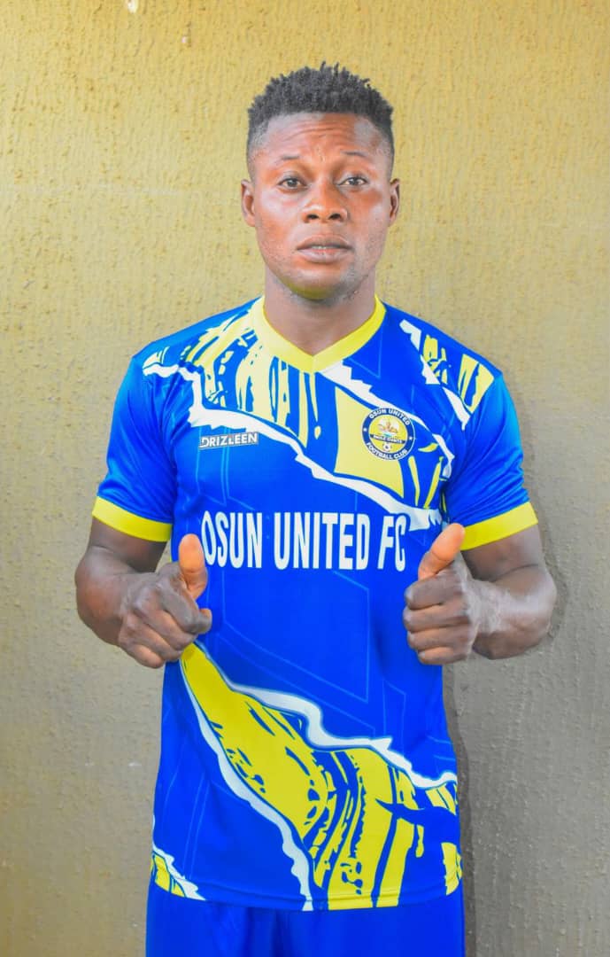 OFFICIAL:

The second tier league side, Osun United has secured the services of defensive midfielder Waheed Musheed.

Musheed who played for the Nationwide League One side, Hammola FC last season joined the Omoluabi Giants as a free agent.

1/2