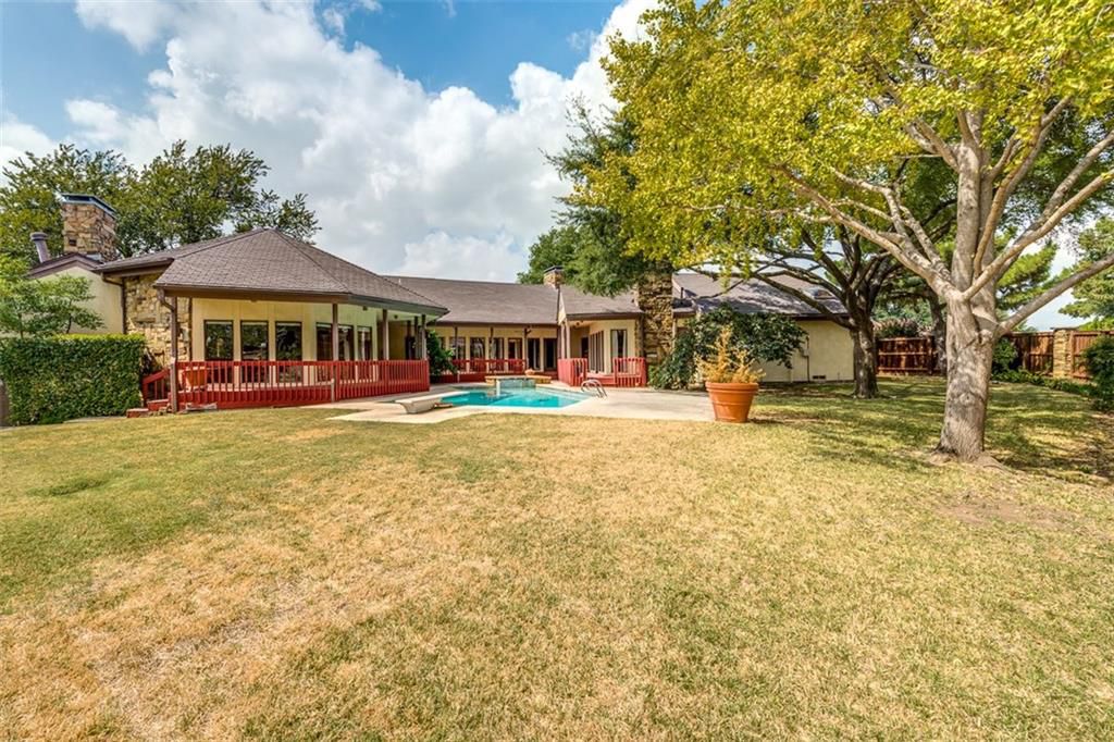 tlfromtx's tweet photo. Local real estate is about more than just homes—it’s about finding the right neighborhood, schools, and community fit. Travis-Lee Moore specializes in helping you ... https://t.co/leQFOgMOVG
