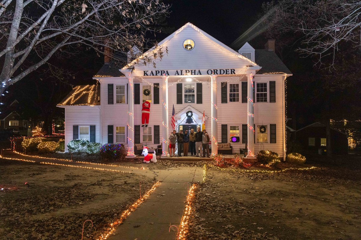 The Hill is lit with holiday spirit! Hampden-Sydney’s fraternities went all out in the holiday lights and decoration competition. Big congrats to Sigma Nu for first place, Phi Gamma Delta for second, and Kappa Alpha for third!