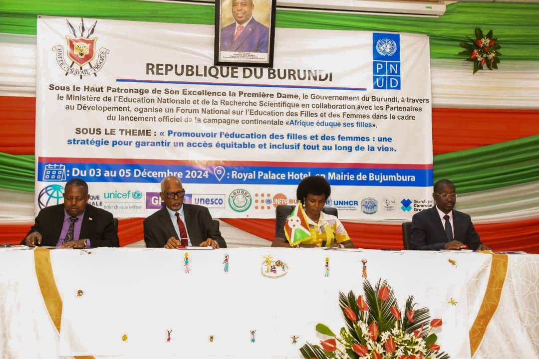 SacodeBurundi's tweet photo. 🔴Le 11 Septembre 2020, l’Union Africaine a lancé la campagne #AfricaEducatesHer (l’Afrique éduque ses filles et ses femmes), Cette initiative de l’Union Africaine (UA) est axée sur la promotion de l’éducation scolaire pour les filles et les femmes et la lutte contre les #VBG. https://t.co/ZJhDFZKvVD