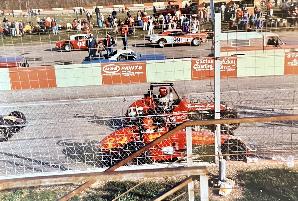 MorrisCoffman14's tweet image. In the Parker 33 with one to go at @FastestHalfMile. 
#FlashbackFriday #FastFriday #SprintCarRacing #OpenWheel