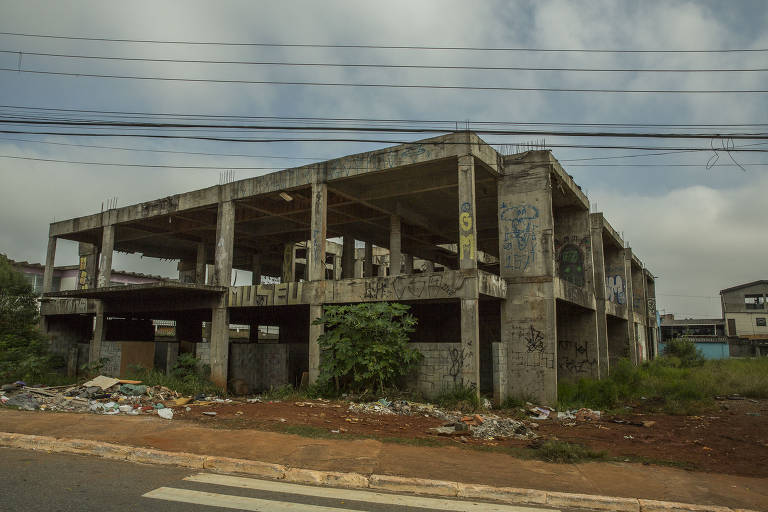OPORTUNIDADE: casa projetada pelo premiado arquiteto Paulo Mendes da Rocha à venda em SP. Preço inbox.
