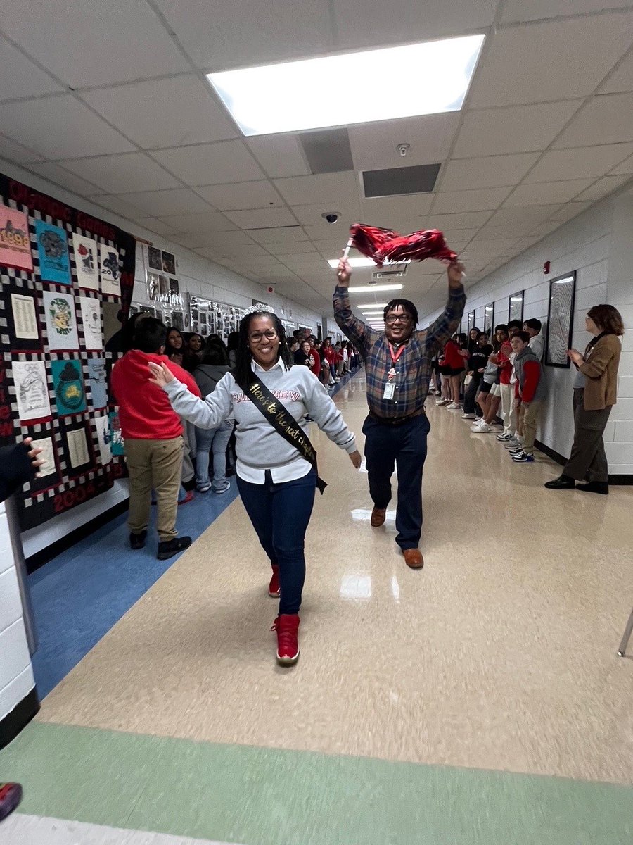 RCMSPanther's tweet photo. Dr. Mills' last day with RCMS is December 6th. BUT, she will always be a Panther at heart, and we wish her nothing but success in her new role as Assistant Principal at College Park ES. Congratulations on this well-deserved promotion!
#audilike5000 @PrincipalThom https://t.co/KoQ0TsUauu
