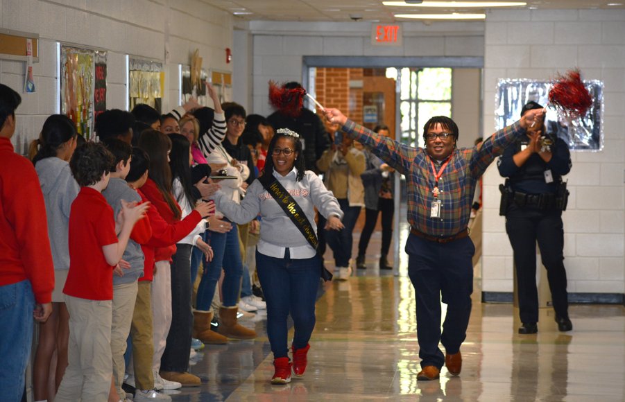 RCMSPanther's tweet photo. Dr. Mills' last day with RCMS is December 6th. BUT, she will always be a Panther at heart, and we wish her nothing but success in her new role as Assistant Principal at College Park ES. Congratulations on this well-deserved promotion!
#audilike5000 @PrincipalThom https://t.co/KoQ0TsUauu