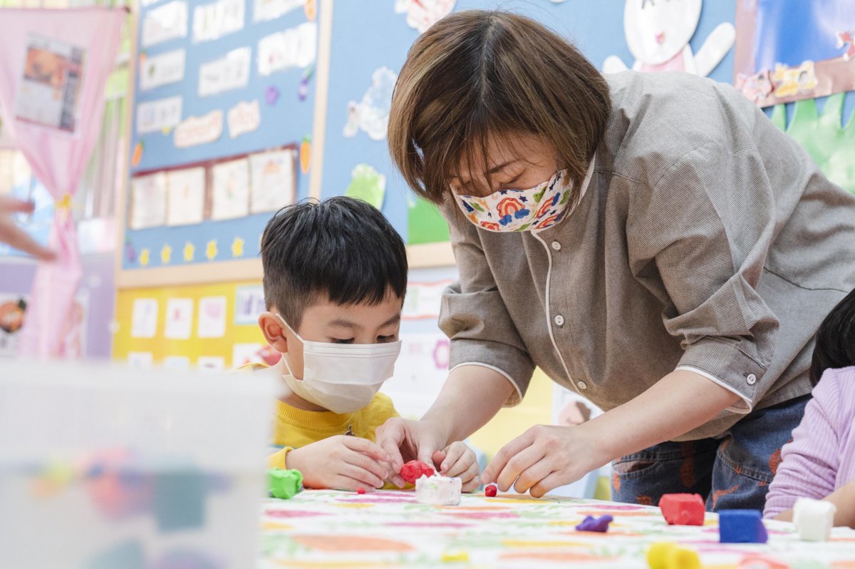 🎨 Transforming Autism Therapy with Creative Arts 🧩

Rainbow Ho's research explores how creative arts therapies (CATs), combined with family-centered practice, enhance communication in children with autism. 

🔗 Read the full paper here: tinyurl.com/yc27h7ck