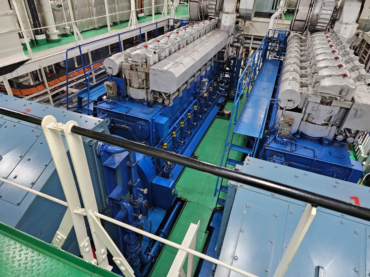 danmanning42's tweet photo. Thank you to the Chief Engineer &amp; crew on board the ZHONG REN 121 Heavy Load Carrier, who facilitated a @IMarEST Cork Branch technical visit for @NMCI_Ireland Marine Engineering &amp; ETO students. This  provided a fantastic learning experience. Thanks also to @DoyleShipping https://t.co/W6Agc98eJc