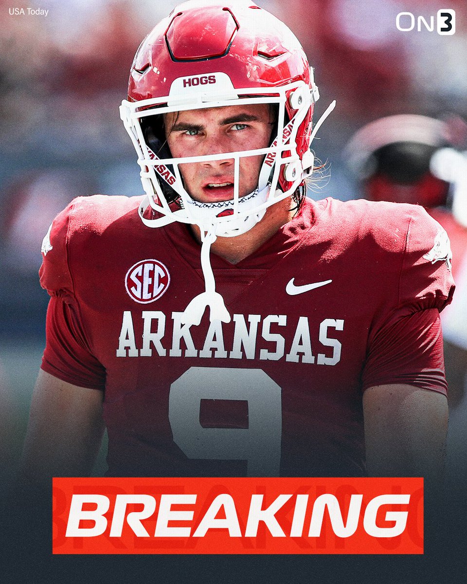 On3's tweet photo. BREAKING: Arkansas star TE Luke Hasz announced his plans to enter the NCAA Transfer Portal👀

https://t.co/nBzeq8Gaf6