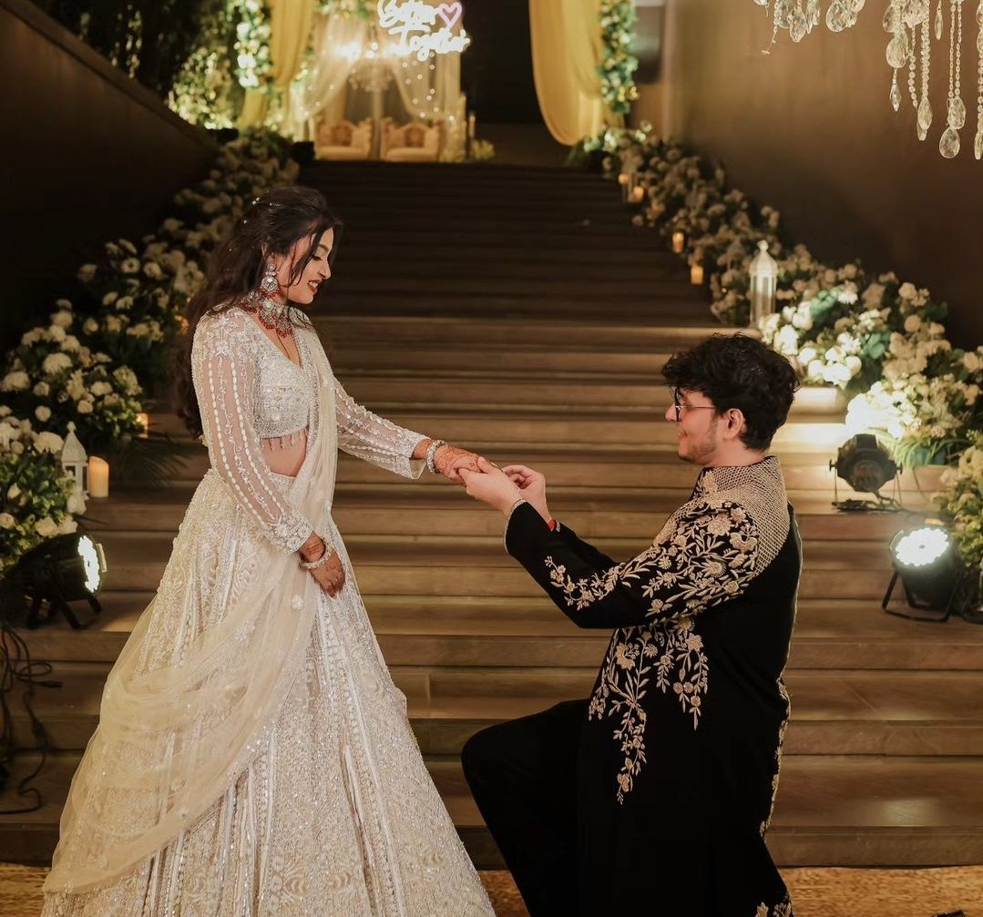 Naincy๐งโโ๏ธ (@naincyshakshi) on Twitter photo Hume toh pta hi tha ๐ฅธ๐
Btw they both are looking good together cuties ๐ซฐ๐
No nazar ๐ซณ๐
#AbhishekMalhan #FukraInsaan #PandaGang <a href="/TriggeredInsaan/">Nischay Malhan</a> Hume toh pta hi tha ๐ฅธ๐
Btw they both are looking good together cuties ๐ซฐ๐
No nazar ๐ซณ๐
#AbhishekMalhan #FukraInsaan #PandaGang <a href="/TriggeredInsaan/">Nischay Malhan</a>