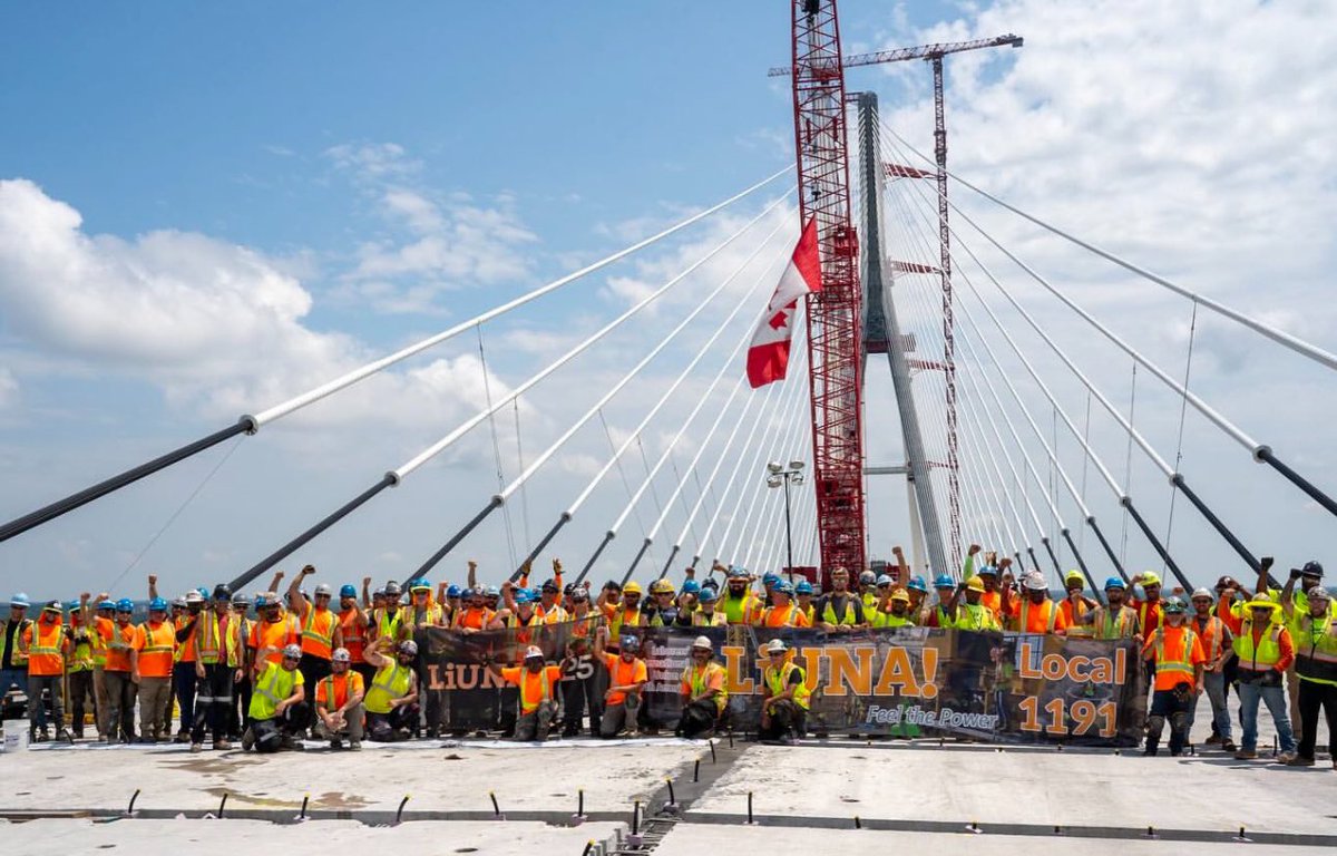LiUNACanada's tweet photo. We Built That!

Labourers making history on both sides of the border! LiUNA (@liuna625) and Laborers Local 1191 gathered on the @GordieHoweBrg deck to celebrate the power, skill and strength of labour on the construction and connection of this transformative build! Stronger together!