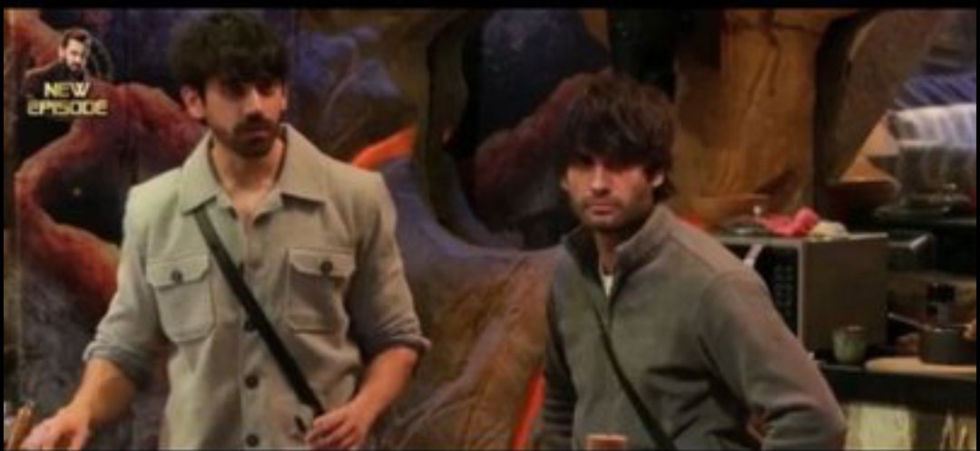Vatsal_Jasrotia's tweet photo. Let's see most loved jodi

Like for #VivianDsena and #AvinashMishra 

RT for #KaranVeerMehra and #DigVijayRathee

#BiggBoss18 #BB18 https://t.co/hbMowgrG01