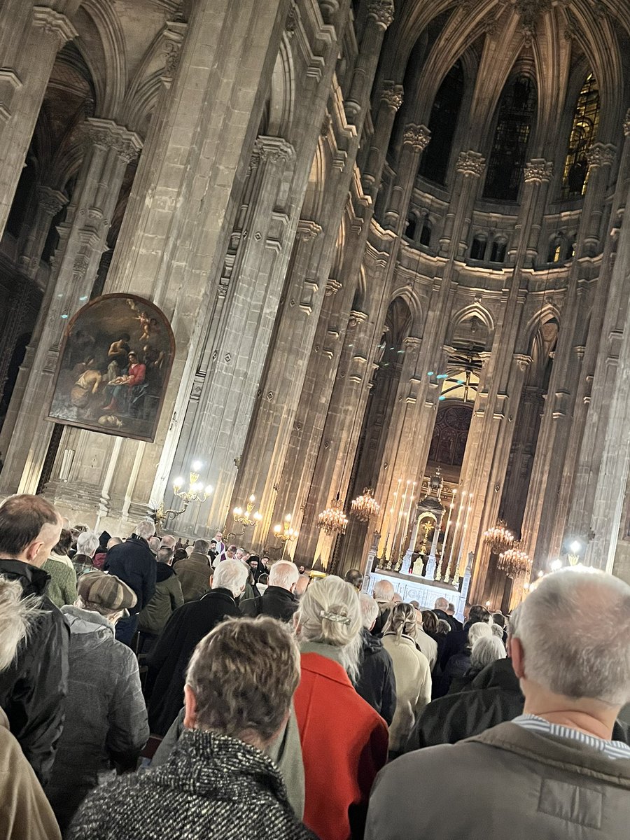 Avec les priants et agissants de <a href="/ACAT_France/">ACAT-France</a> ce soir en l’Eglise St Eustache pour une veillée de prière à l’occasion du 50ème anniversaire de l’association. <a href="/ChrKrieger/">Christian Krieger</a> <a href="/Mgr_EMB/">Mgr Eric de Moulins-Beaufort</a> <a href="/FPFCom/">Fédération protestante de France (FPF)</a>