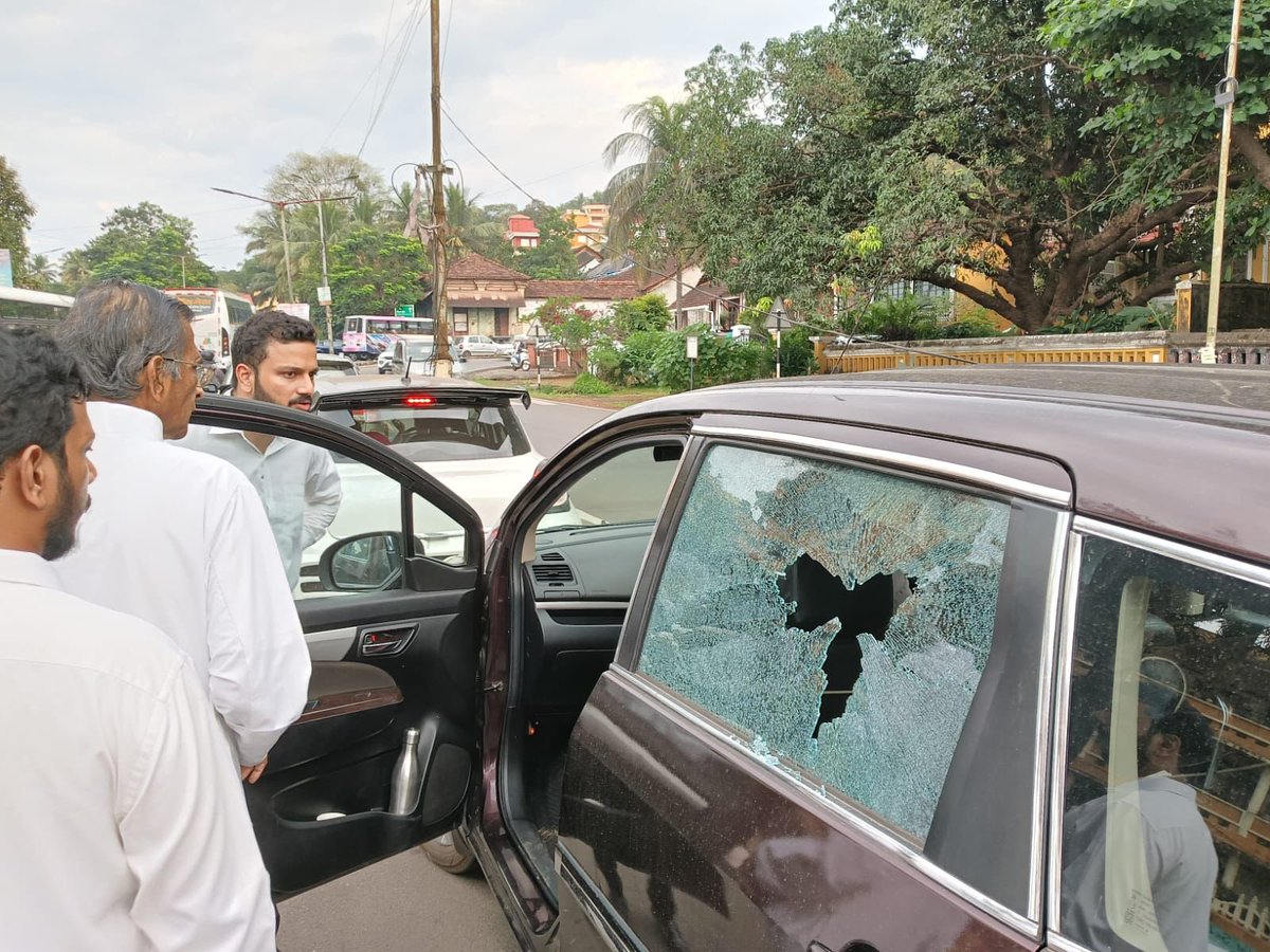 goanewshub's tweet photo. Unknown persons vandalised car owned by former GPCC chief Girish Chodankar this evening, while he was  attending a funeral mass at Holy Spirit Church in Margao. 
Girish claims the attack may be fall out of his tweet against T Raja Singh who is expected to arrive in Goa to address Bajarang Dal event.