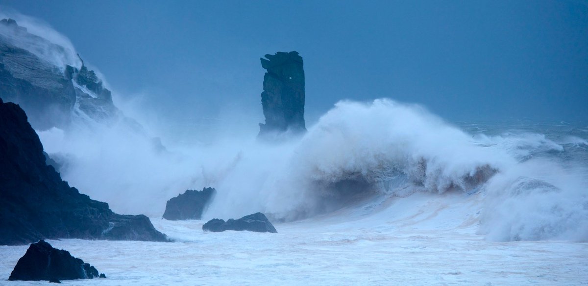 An Orange Wind Warning 8pm tonight - 10am Sat. Yellow Wind Warning from 3pm today - 3pm Sat.
Tralee Update: Tonight's XMas Markets are cancelled
Plan safe travel tonight as winds will intensify. Emergency crews are on standby.

Emergency Line: 066 71 83588 (8pm-10am). Stay Safe