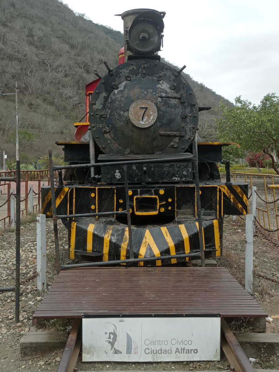 theroserazo's tweet photo. Viajé desde Gye a conocer y encontré un lugar  Sin turismo, desolado, botado @MashiRafael @LuisaGonzalezEc @ecuarauz lo q costó la frase  " Vencimos al correismo" https://t.co/YDAZfI2W19