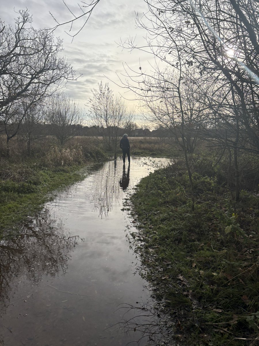 I’m afraid we’re cancelled tomorrow due to flooding (7th dec). Sorry all