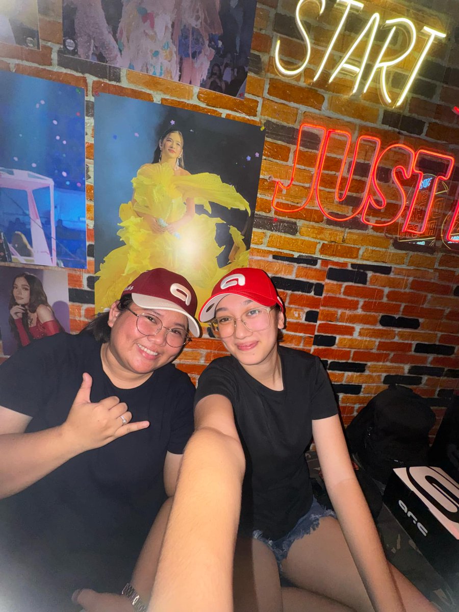 tallulahpnch's tweet photo. s/o bini @bini_aiah sa likod! Hahahaha
ate @bhengerr_ solid ang pics! π€
#bini #ArcCap https://t.co/6OCHQxncAM