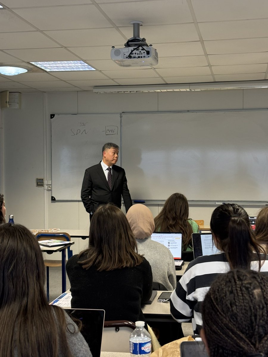 Aix Humanitaire tweet media