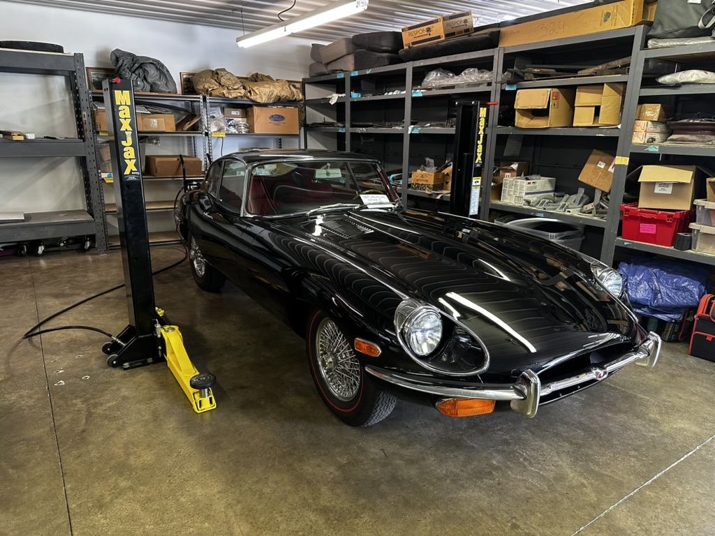 geoffeg's tweet photo. @airport_girl Saw this mint condition XKE earlier this year. Still one of the best looking cars ever made. https://t.co/JABGsdkhRy