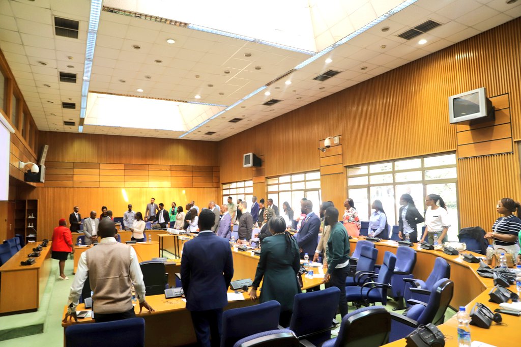 African Union Youth Program (@auyouthprogram) on Twitter photo It's been a packed and insightful week-long induction training for the 12th cohort of <a href="/AUVolunteer/">AU Youth Volunteer Corps</a>! Key sessions included 👇🏼
✔️Interactive session with <a href="/AU_WGYD/">African Union Women, Gender & Youth Directorate</a>'s Director, Ms. @maprude
✔️<a href="/_AfricanUnion/">African Union</a>'s structure & frameworks
✔️Navigating AU's internal processes
#1mNextLevel It's been a packed and insightful week-long induction training for the 12th cohort of <a href="/AUVolunteer/">AU Youth Volunteer Corps</a>! Key sessions included 👇🏼
✔️Interactive session with <a href="/AU_WGYD/">African Union Women, Gender & Youth Directorate</a>'s Director, Ms. @maprude
✔️<a href="/_AfricanUnion/">African Union</a>'s structure & frameworks
✔️Navigating AU's internal processes
#1mNextLevel