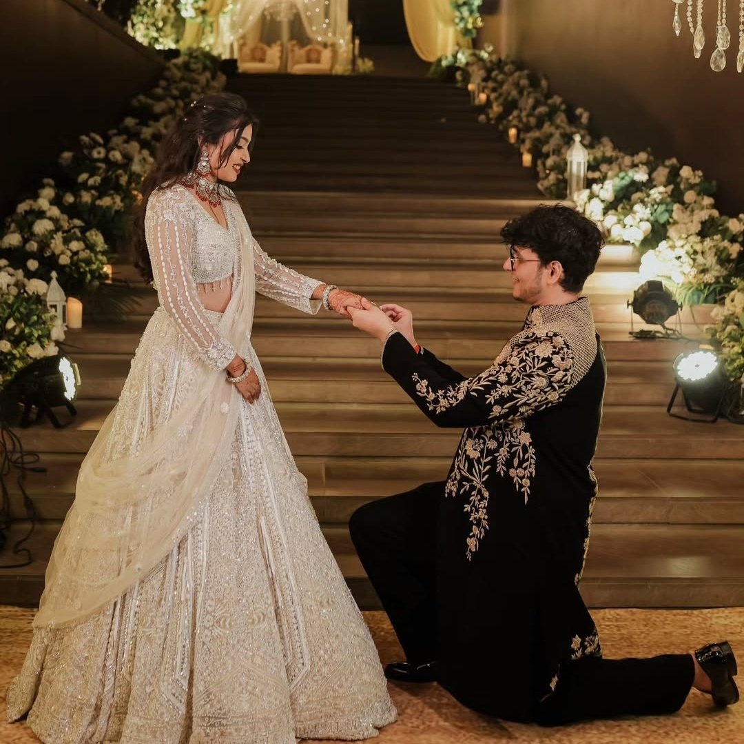 waitingrasmalai's tweet photo. Congratulations cuties 😭🖐🏻🧿❤️ https://t.co/ecT6SeQ6LH