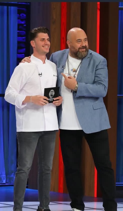Somer chef uzun bi süre olmicağına göre onun yerine bu yakışıklı chefimizi çağırabiliriz bence
#MasterChefTürkiye #somersivrioğlu