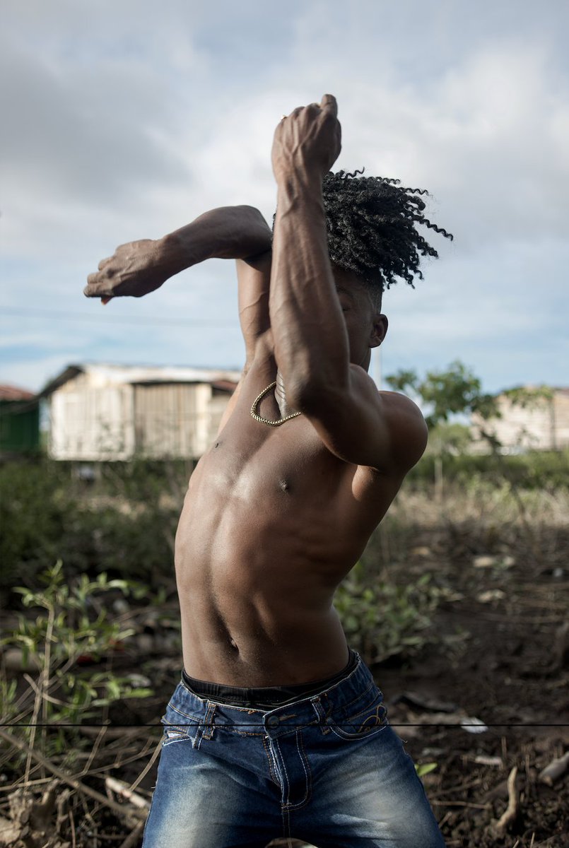 Loop jij langs het Museumplein deze week? Bekijk onze foto-expositie Men and Love in Times of Conflict and Polarisation. Het is nu belangrijker dan ooit om de relaties tussen mannen, mannelijkheid, conflict, zorg en liefde aan te pakken.  

Tot 8 dec. te zien.

🟠 #OrangetheWorld