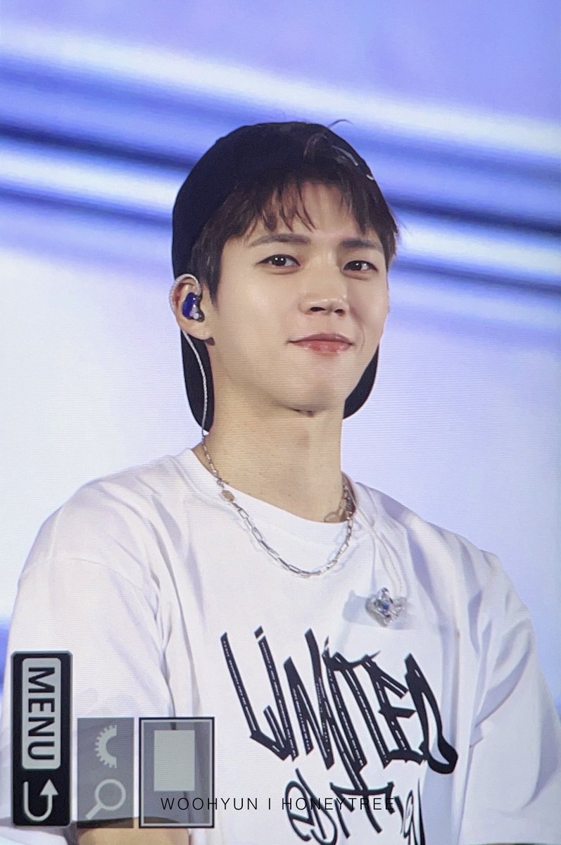 wh_honeytree's tweet photo. 241206  INFINITE CONCERT : LIMITED EDITION

모자 뒤러 쓴거 초큐트 깜찍이잖앙... 🐶🐶

#우현 #남우현 #WOOHYUN 
#인피니트 #INFINITE https://t.co/PrTkJZT3Em