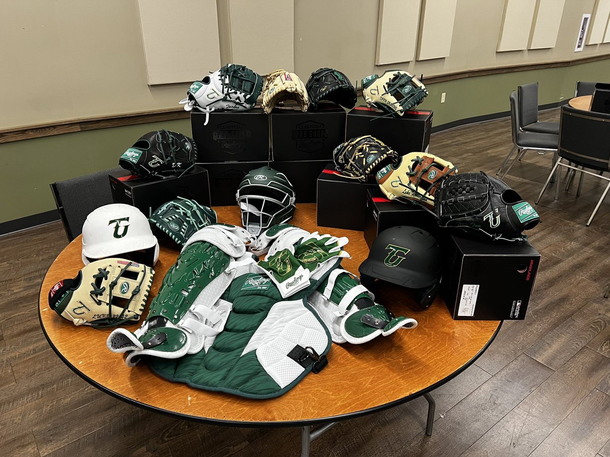 TU Dragons Baseball (@tudragonsbb) on Twitter photo Today, we celebrated a great semester on the field, in the classroom and in the community with brunch, catered by Big Mikes in Tiffin. Great food and fun. Guys also got to pick up their <a href="/RawlingsSports/">Rawlings Baseball</a> custom gloves. Hereβs to a great finals week and holiday season! Today, we celebrated a great semester on the field, in the classroom and in the community with brunch, catered by Big Mikes in Tiffin. Great food and fun. Guys also got to pick up their <a href="/RawlingsSports/">Rawlings Baseball</a> custom gloves. Hereβs to a great finals week and holiday season!