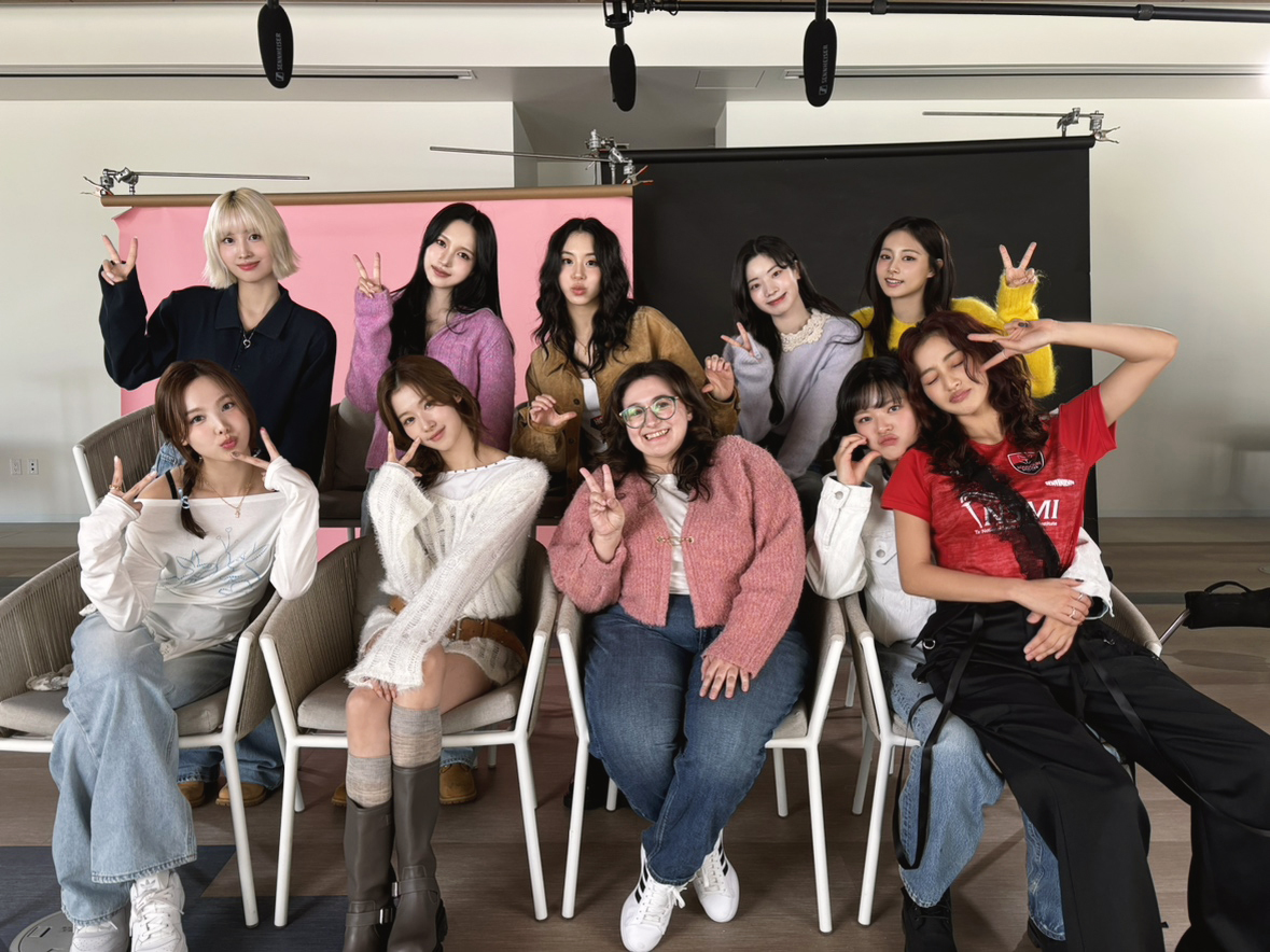 TWICE tweet media