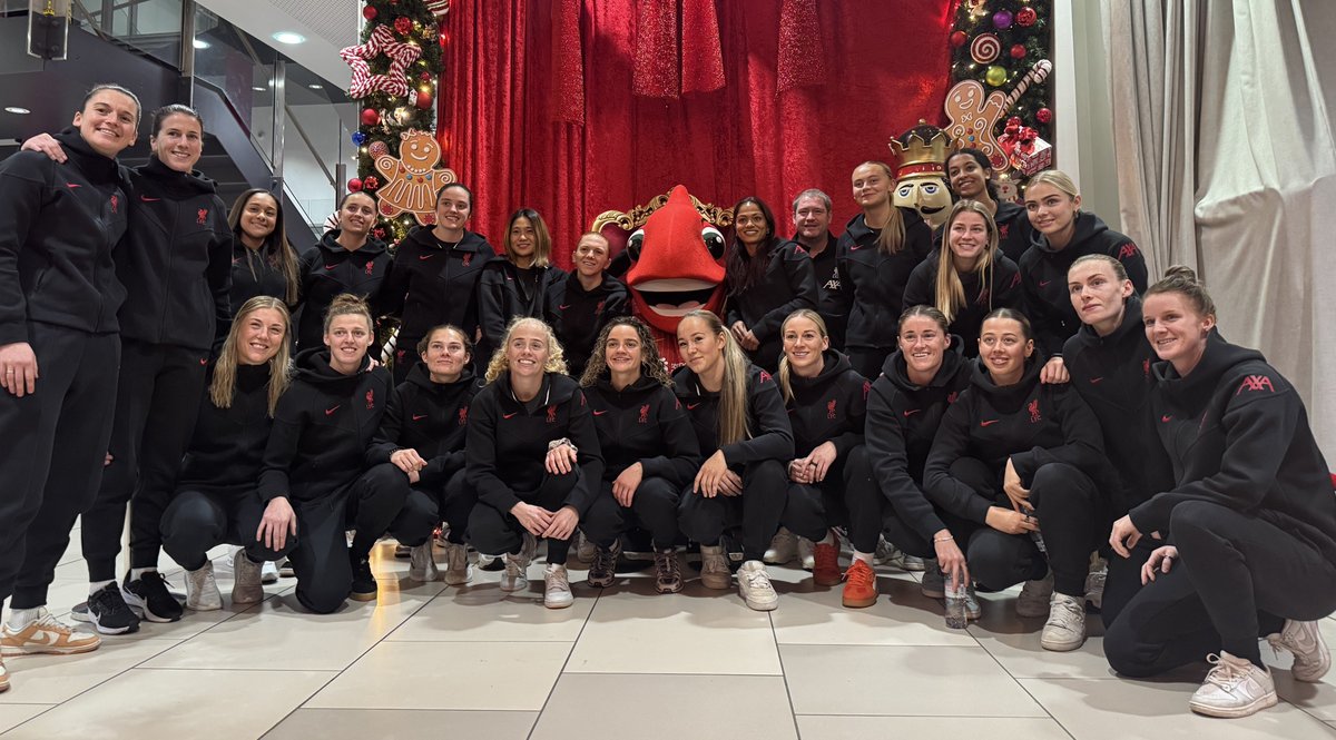 🏥 Alder Hey 💙 (@alderhey) on Twitter photo Today we had a lovely visit from <a href="/LiverpoolFCW/">Liverpool FC Women</a>, who came to Alder Hey to see our children and young people, their families and our staff ❤️ Thank you for taking the time to come and spread some Christmas cheer! 🎄😄 #ChristmasAtAlderHey Today we had a lovely visit from <a href="/LiverpoolFCW/">Liverpool FC Women</a>, who came to Alder Hey to see our children and young people, their families and our staff ❤️ Thank you for taking the time to come and spread some Christmas cheer! 🎄😄 #ChristmasAtAlderHey