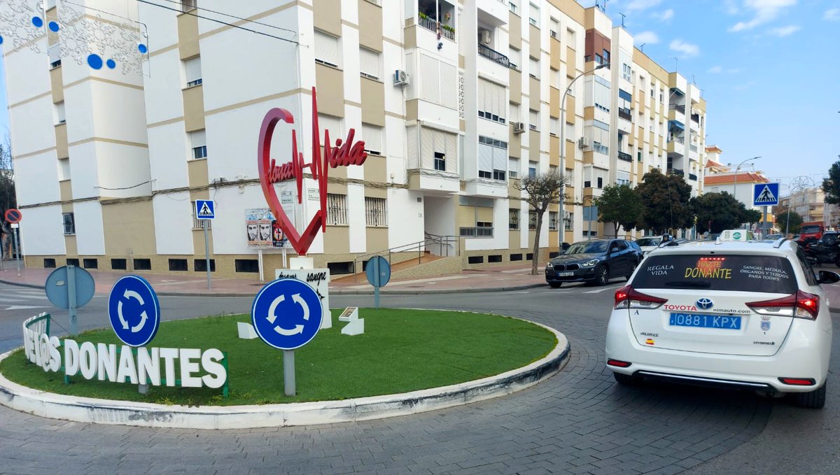 "Hazte #Donante - Regala #Vida". Mensajes de #Solidaridad en el #Taxi nº 1 de #Rota apoyando la #DonaciónDeÓrganos, #Sangre #Tejidos y #Médula. Gracias Juan Antonio por su original forma de ayudar a los enfermos. #Trasplante @RotaAyto <a href="/JoseIRuizHerrer/">José Ignacio Ruiz-Herrera</a>