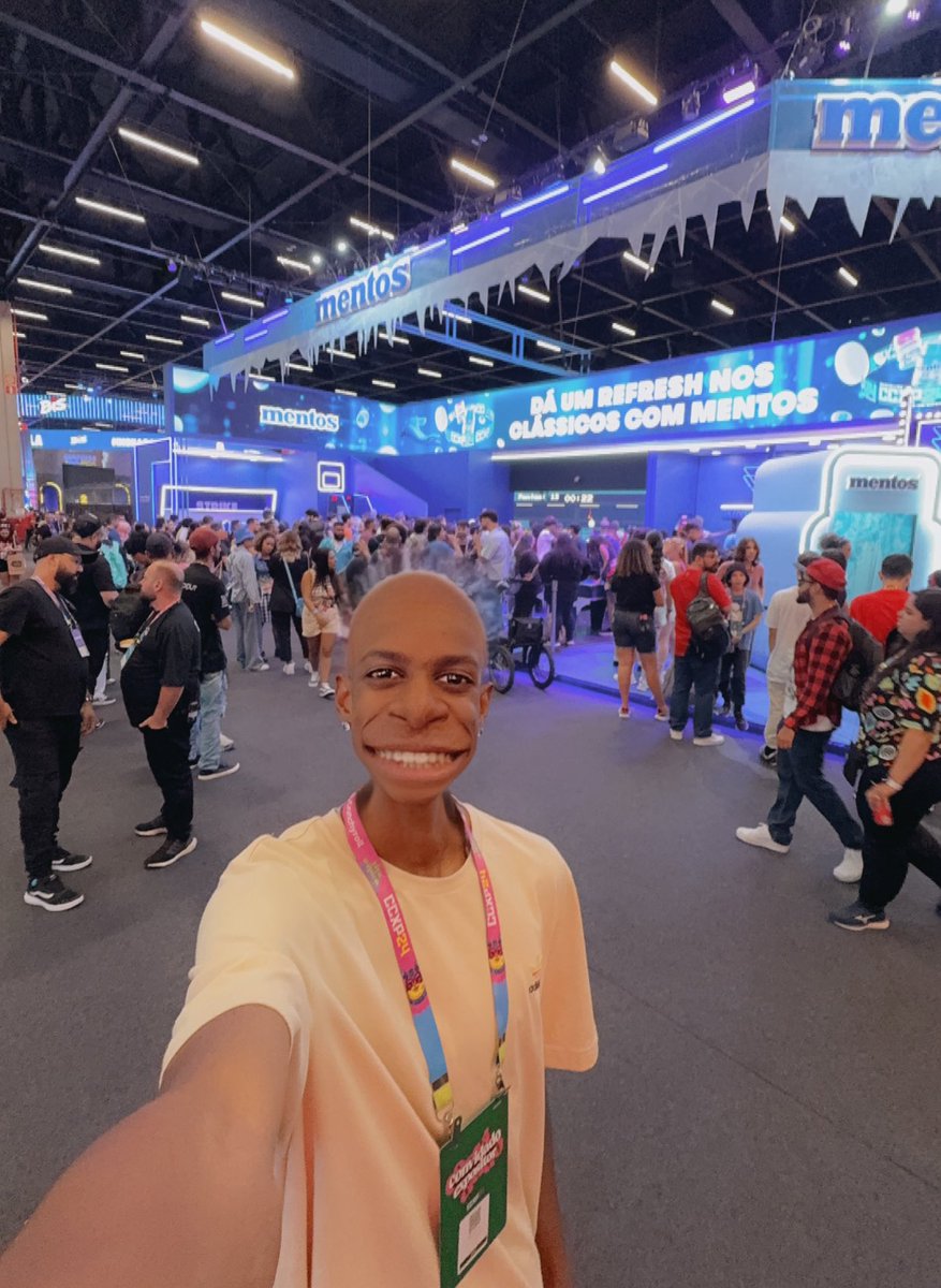 meu segundo dia de ccxp, vou zerar os brindes <a href="/mentosbrasil/">Mentos Brasil 🐉</a>