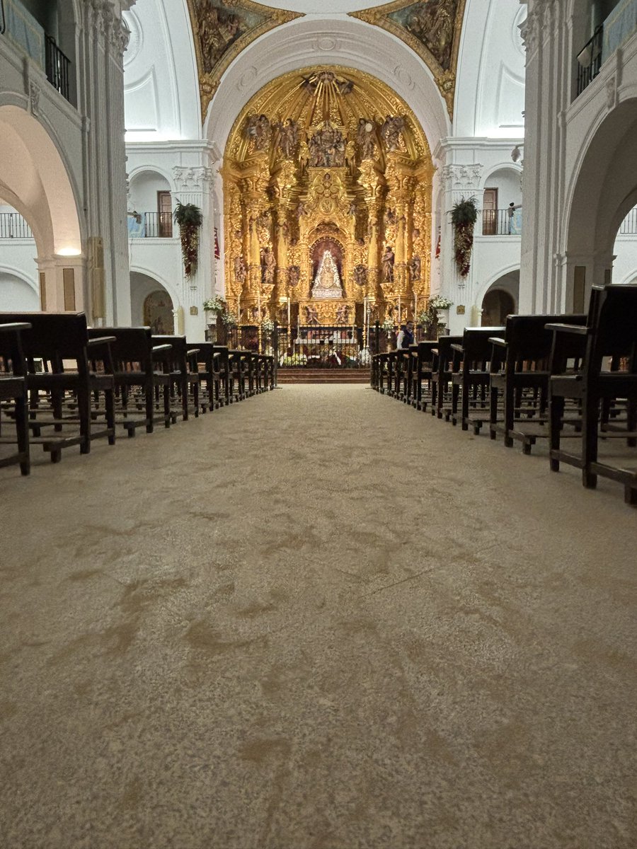 CieloMalacitano's tweet photo. Cuando la ermita está sola… y solo está ella. https://t.co/9eCOQZXago