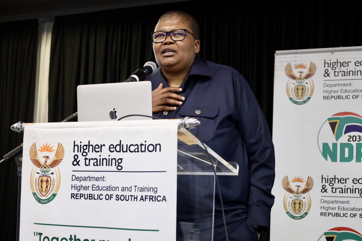 HigherEduGovZA's tweet photo. Dr Xaba, shared his thoughts on ‘Rethinking Student Engagement – Student to student centricity – implications for student governance and decision making’.
#SRCCapacityBuilding
#SRCs
#Universities
#StudentLeaders #StudentDevelopment https://t.co/Z7gQIbCZV7