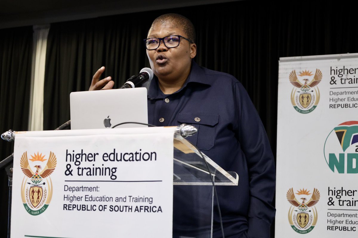 HigherEduGovZA's tweet photo. Dr Xaba, shared his thoughts on ‘Rethinking Student Engagement – Student to student centricity – implications for student governance and decision making’.
#SRCCapacityBuilding
#SRCs
#Universities
#StudentLeaders #StudentDevelopment https://t.co/Z7gQIbCZV7
