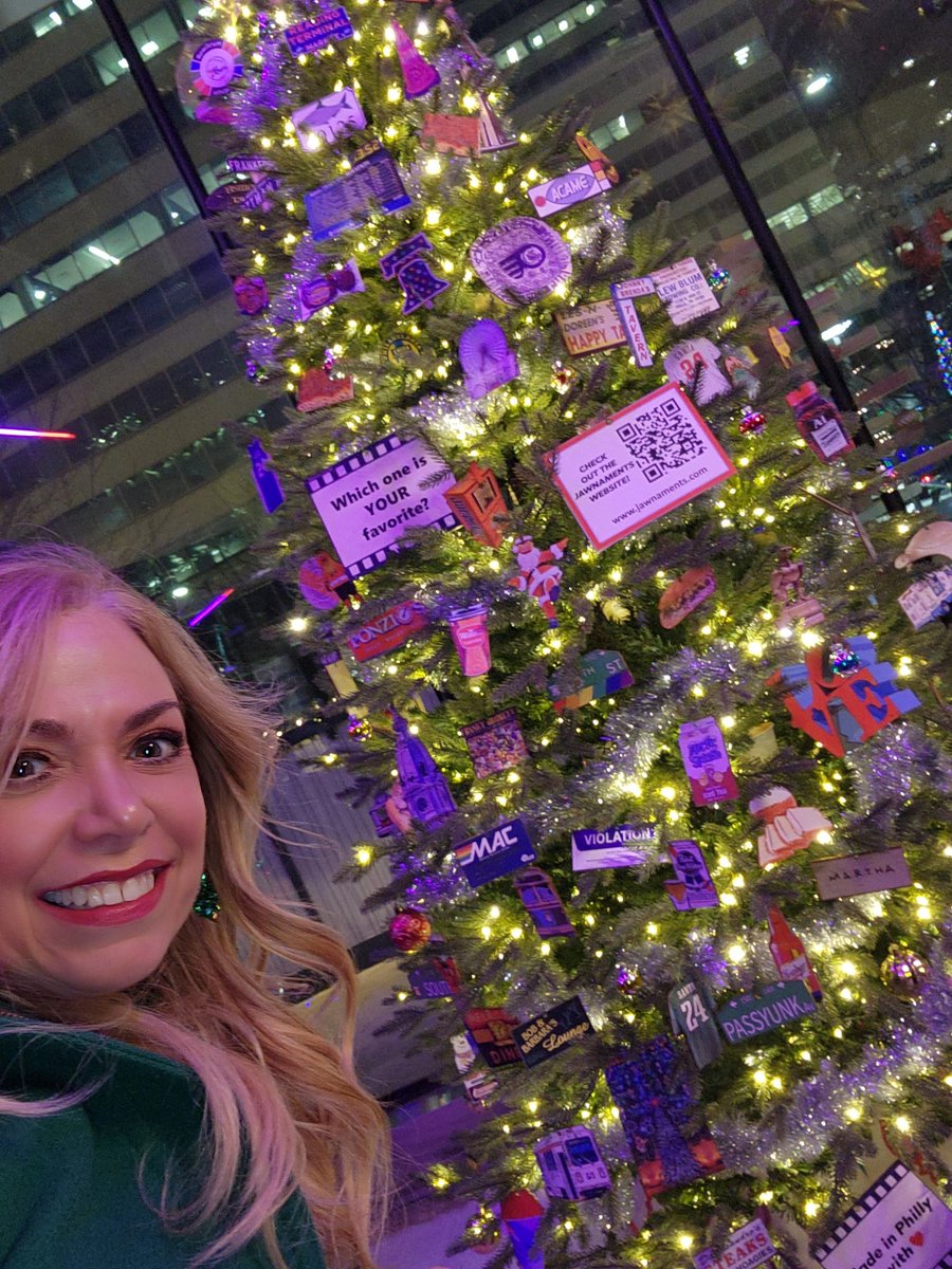 SheilaShowPHL's tweet image. I ♥️ this Philly tree🎄 decorated by #Jawnaments on display at #FestivalofTrees in @LOVEParkPhilly #philachristmas benefitting @ChildrensPhila. Does the tree topper look familiar?🌟 Hey @JasonKelce. 
Merry Christmas!
