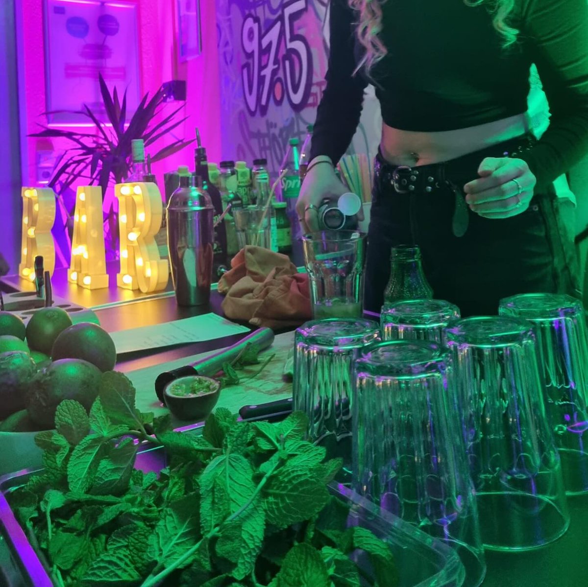 Ein gelungener Jahresabschluss bei Radio StHörfunk!

Gestern Abend also am 5. Dezember haben wir bei unserer Mitgliederversammlung das Jahr gemeinsam ausklingen lassen – und es war einfach großartig!

Danke an alle, die dabei waren und diesen Abend so besonders gemacht haben.