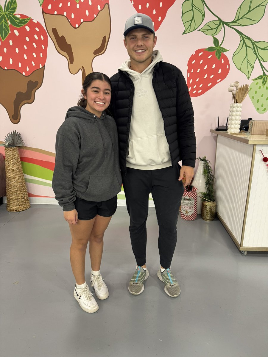 Brooque801's tweet photo. Zach Wilson and his family was at my little sister’s work last night. 🍓🍓 https://t.co/wYmE5s2GBa
