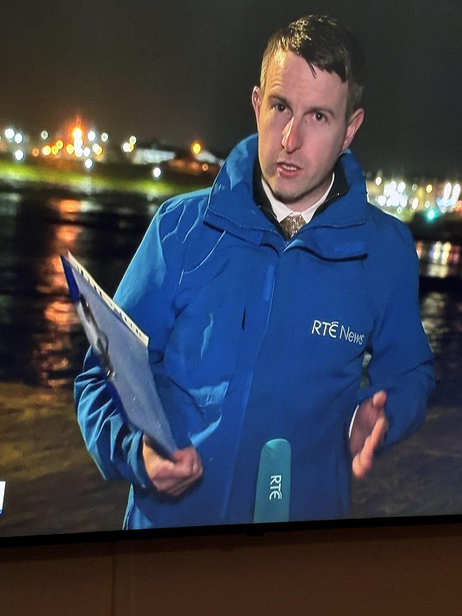AndyCorkey's tweet photo. Keeps looking down at his empty polly pocket for information! 😂🤦🏻‍♂️ #rte #rtenews @rtenews https://t.co/UO5dMCBCrV
