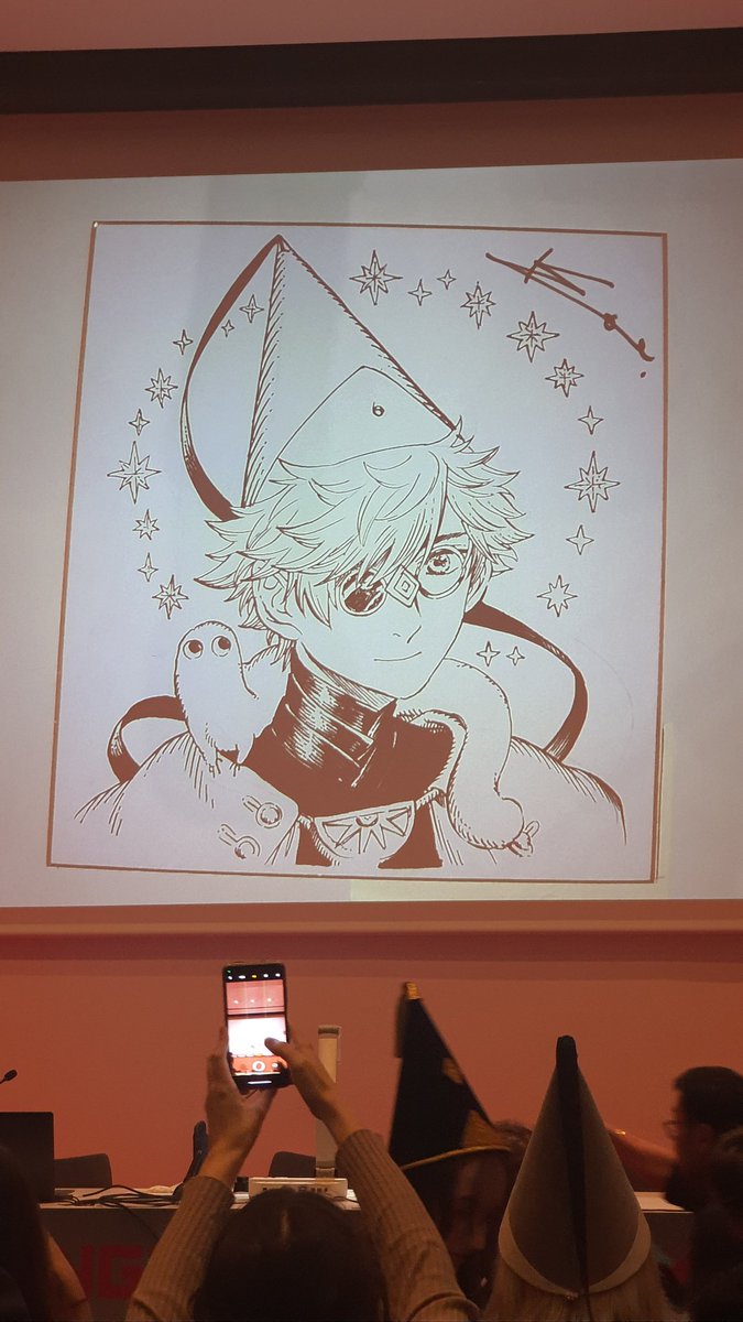 I was there! It was magical☺️
I gave my book-gift to someone from the editor team, I hope it reaches her✨️ #Δ帽子